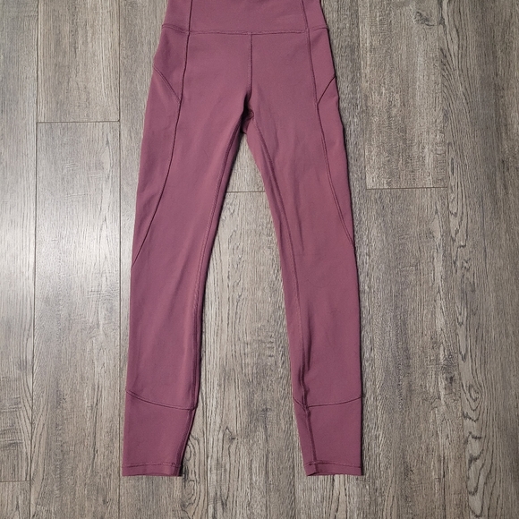 Lululemon In Movement Leggings 25" size 2 pink - Picture 2 of 4